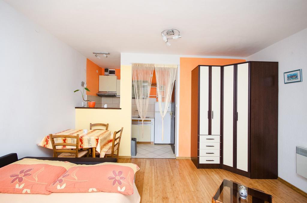 Appartement Jadrana *
